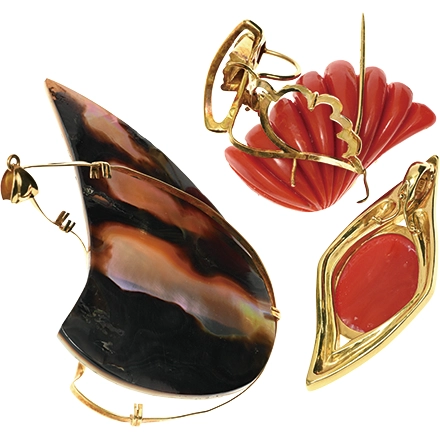 Brooches and gold parts